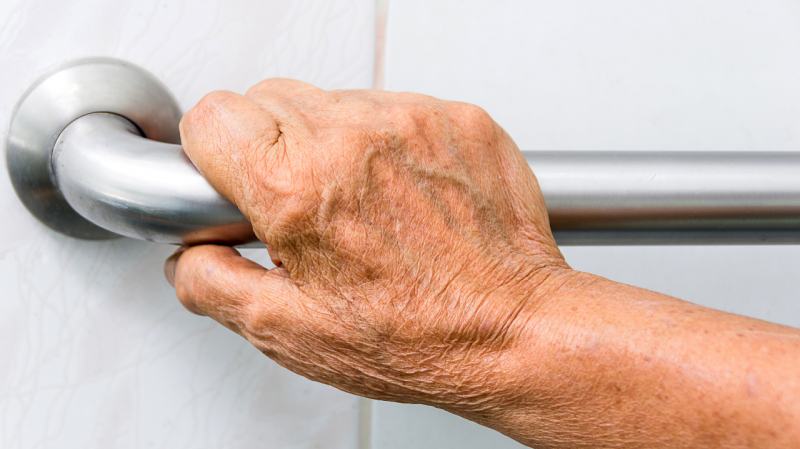 A Caregiver’s Guide to Bath Safety